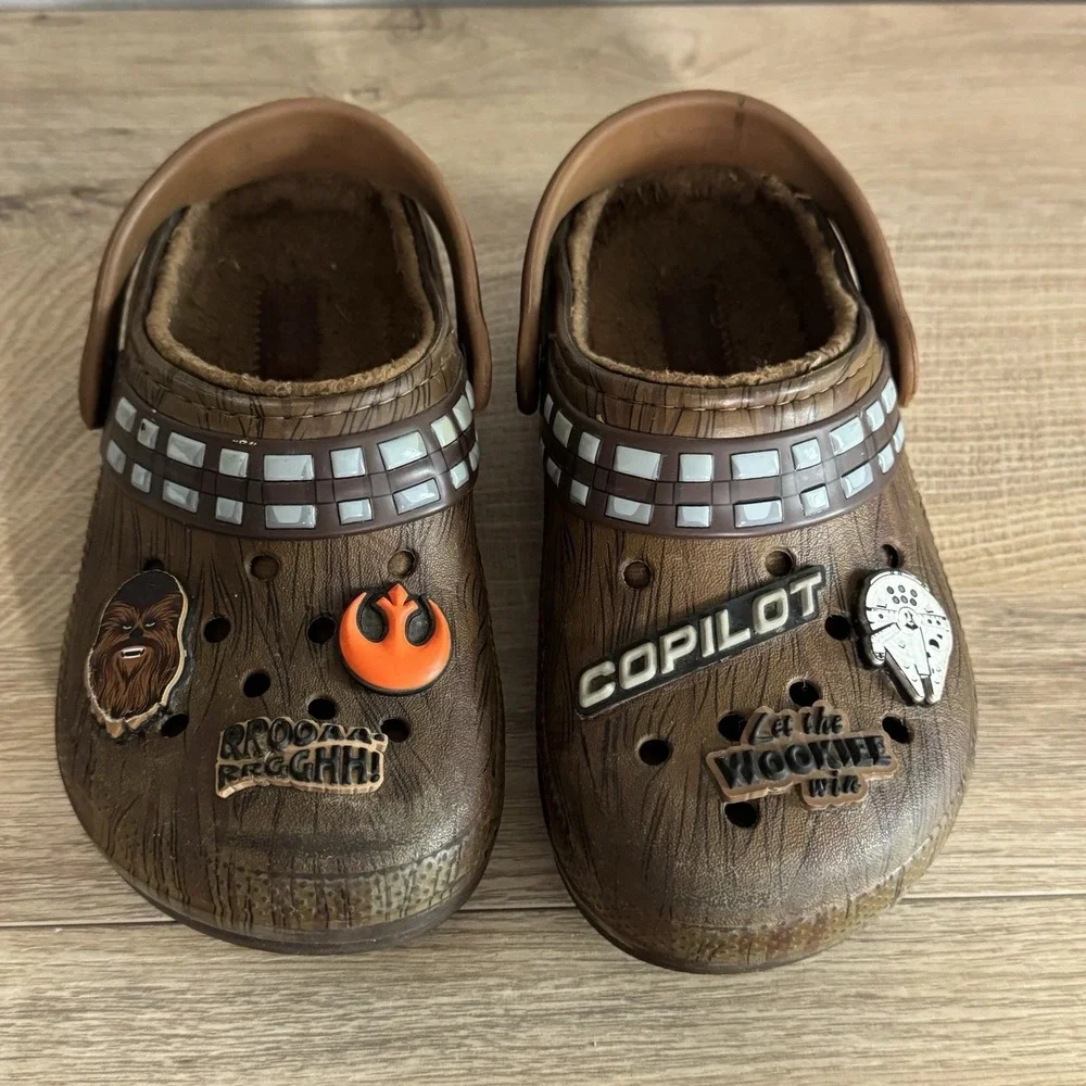 Crocs Star‎ Wars Chewbacca Copilot Clogs Kids J1 Youth Brown Limited Edition